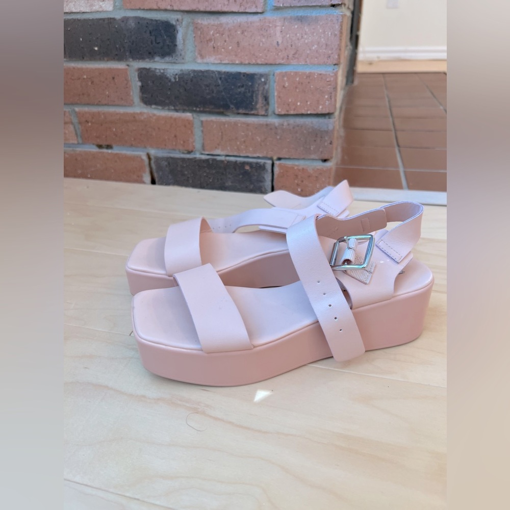 Steve Madden blush platform sandal